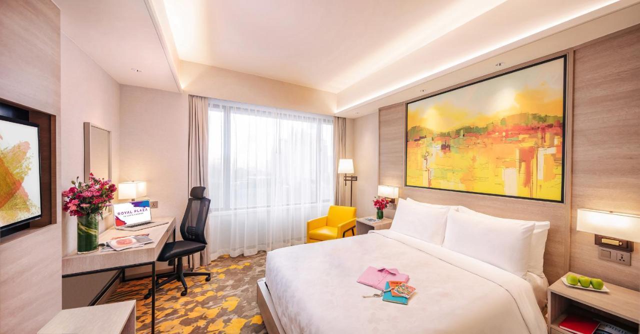 Royal Plaza On Scotts Hotel Singapore Exterior photo Deluxe Room