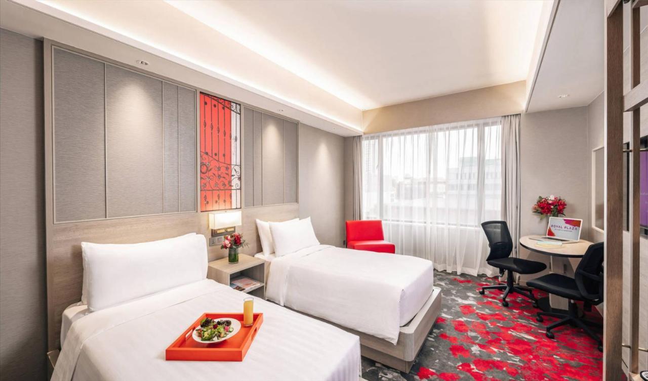 Royal Plaza On Scotts Hotel Singapore Exterior photo Deluxe Room