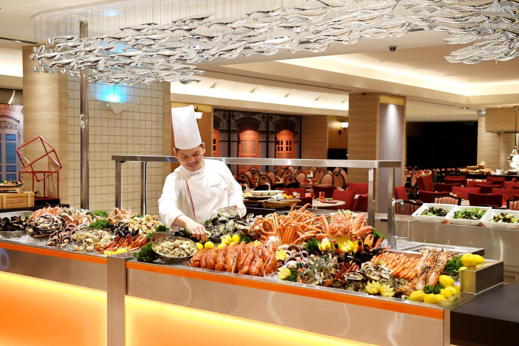 Royal Plaza On Scotts Hotel Singapore Exterior photo A buffet at a hotel