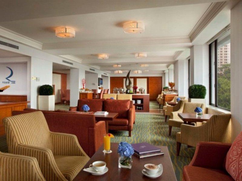 Royal Plaza On Scotts Hotel Singapore Exterior photo Club Lounge at the Four Seasons Hotel, Hong Kong